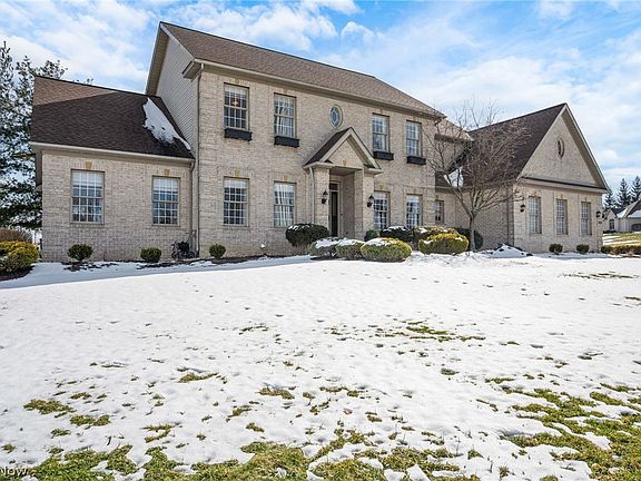 3rd image of 6199 Highland Green Dr
