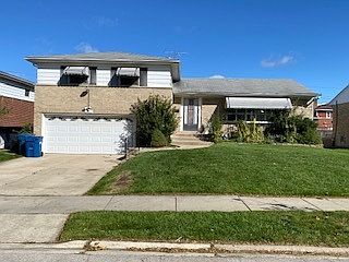 1st image of 601 Rose Dr