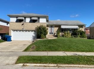 601 Rose Dr, Melrose Park, IL