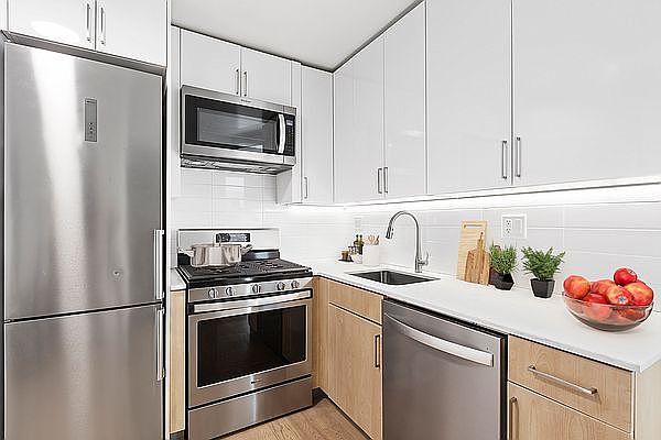 1st image of 620 Lenox Ave APT 1D