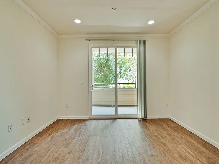 Encinal Place Apartments — Photo 21