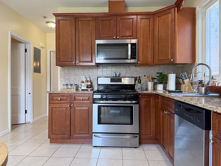 26 Tappan St #1 — Photo 11
