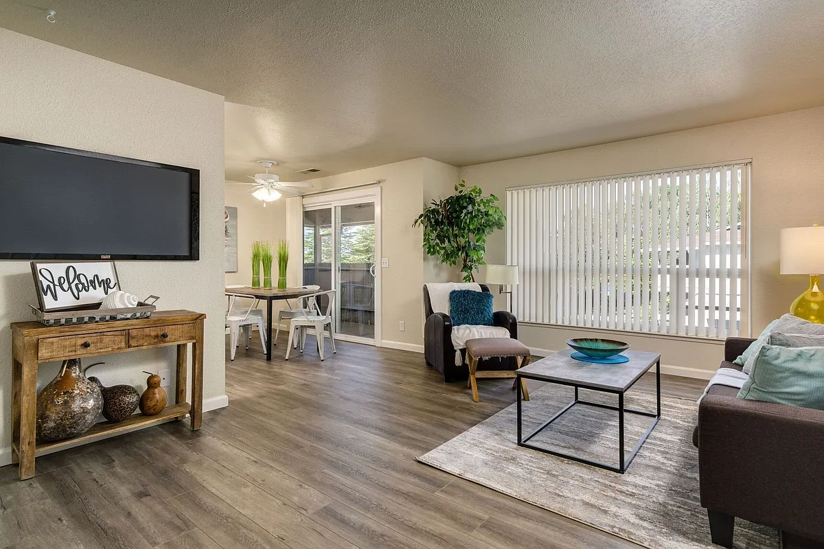 Building Photo - Chico Meadows Apartments