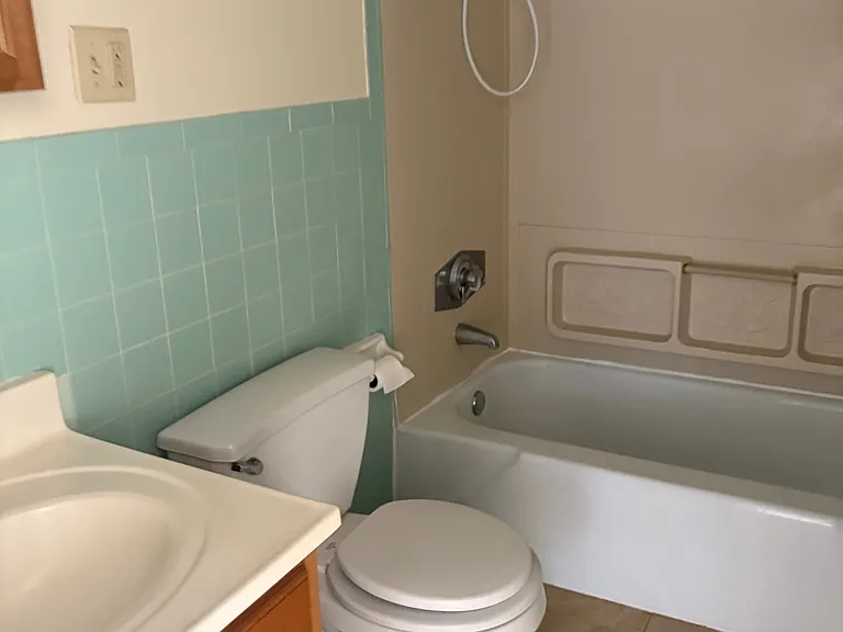 40 Dinan Dr #4 — Photo 7