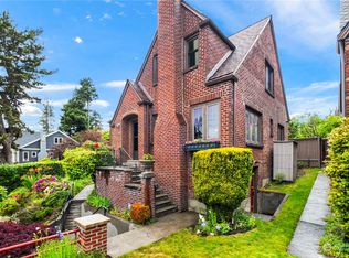 2204 N 77th St, Seattle, WA 98103