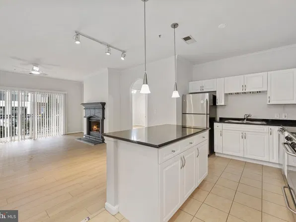 12949 Centre Park Cir APT 103, Herndon, VA 20171