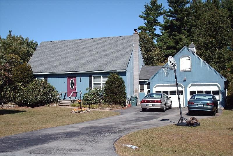 2nd image of 12 Newington Ave