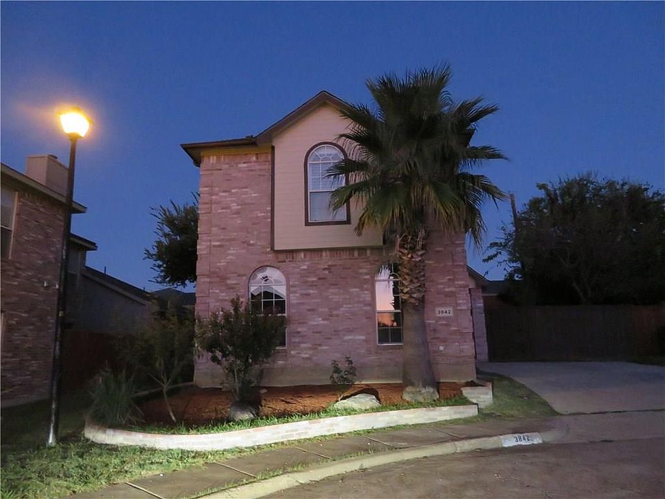 1st image of 3842 Brandon Park Dr