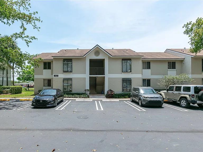 717 Gardens Dr #201 — Photo 24