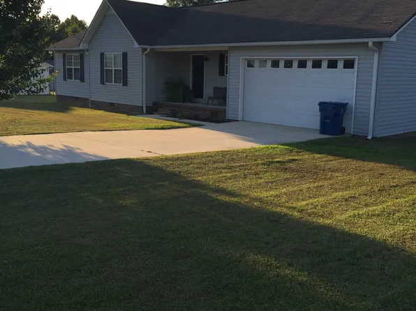 10 Childmark Dr, Albertville, AL 35950