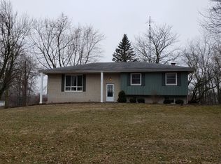 39 Ridgemont Dr, Adrian, MI 49221