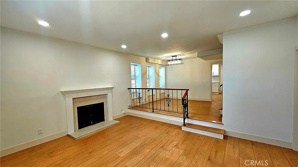 3 bed, 2.5 bath, 1500 sqft, $3,875 — Photo 2