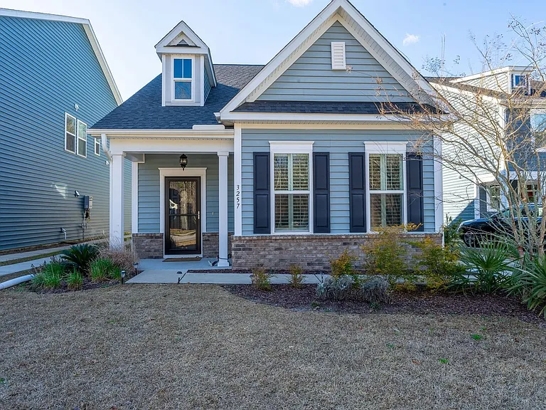 3257 Moonlight Dr — Photo 2