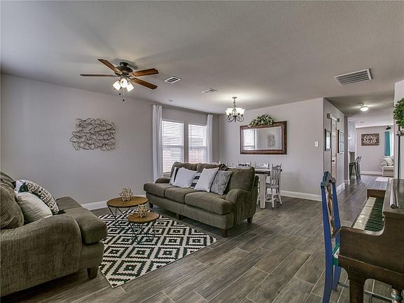 5th image of 2344 Clairborne Dr