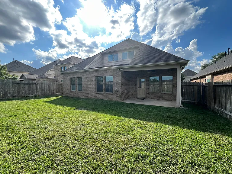 25411 Lisburn Dr — Photo 32