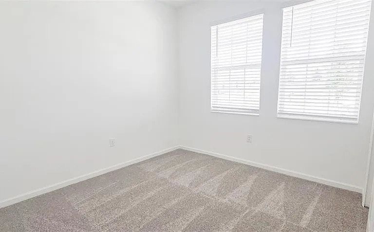 429 Silver Palm Dr — Photo 8
