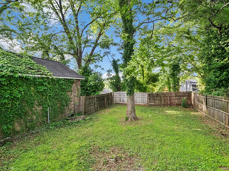 961 Fair St SW — Photo 8