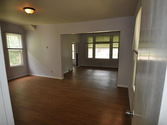 4th image of 485 Edmund Ave
