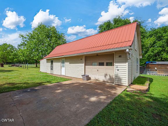 4th image of 60 Oak Grove Rd