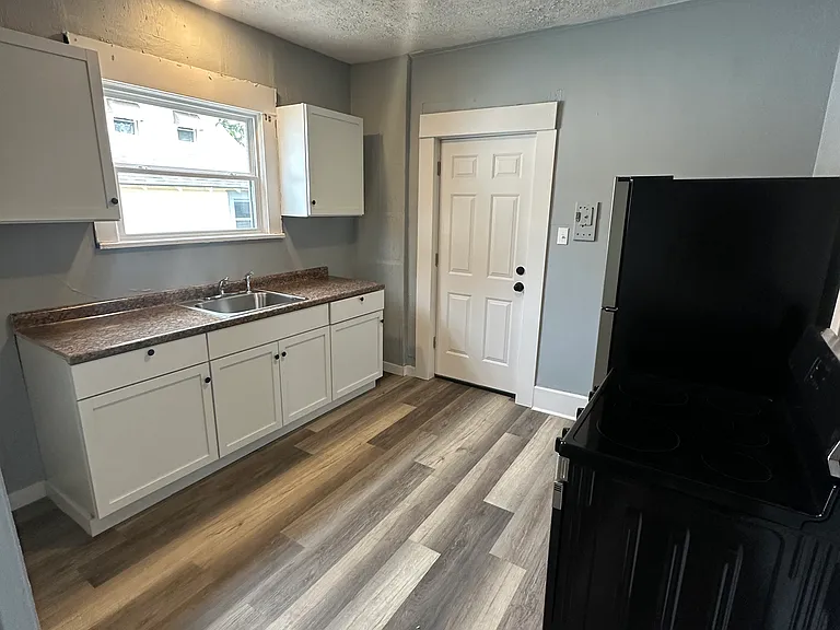 910 Velvet Pl NW — Photo 5
