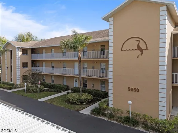 9660 Victoria Ln APT 206, Naples, FL 34109