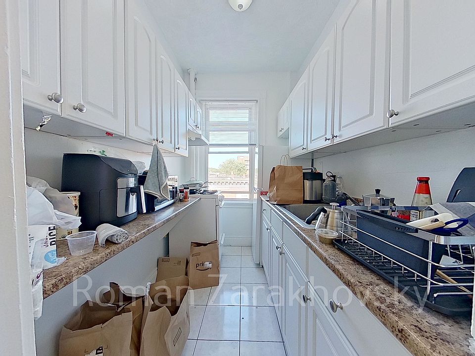 1st image of 14 Orkney Rd APT 43