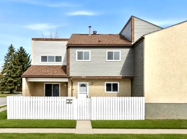 202 Kaskitayo Ct NW, Edmonton, AB T6J 3T3