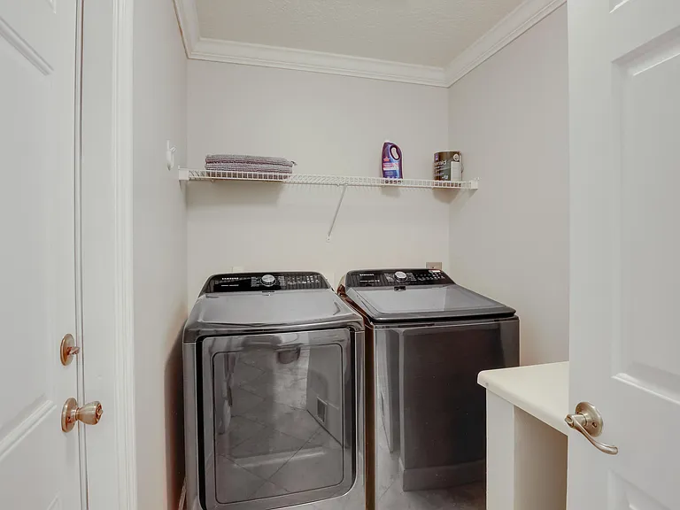 542 Indigo Ave — Photo 26