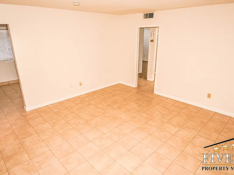 2700 Ashe Rd #B — Photo 3