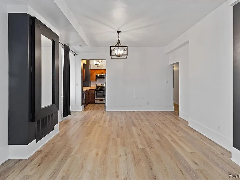 2900 E Jefferson Ave #D702 — Photo 9