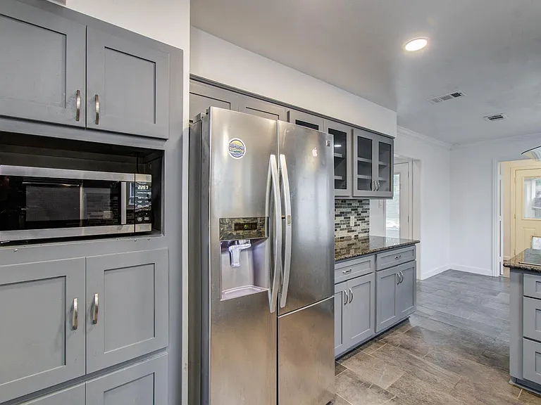 674 Ravensworth Dr — Photo 7