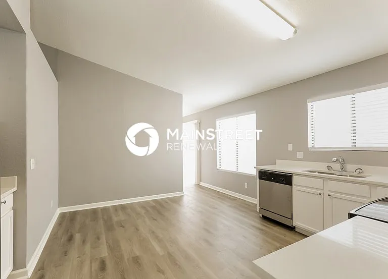 8619 W College Dr — Photo 5