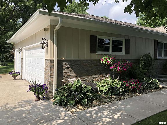 3rd image of 3011 Lincoln Park Dr