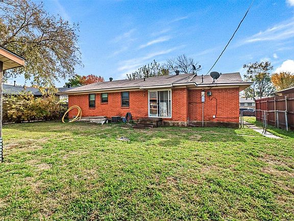 2nd image of 2409 Moreland Dr