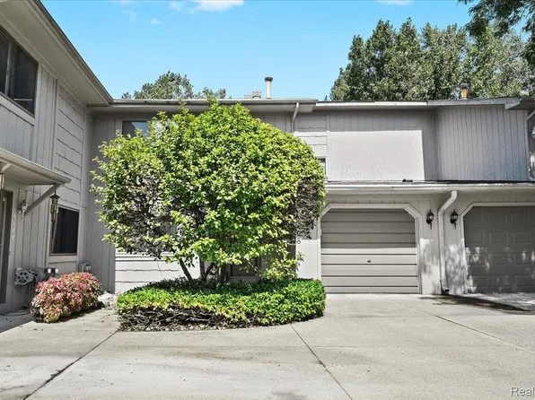 9498 Fenwin Dr, Grand Blanc, MI 48439