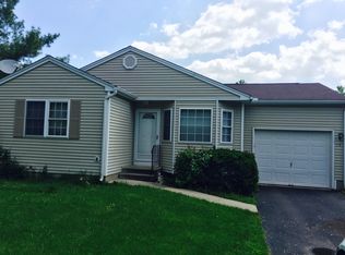 15 Pheasant Hill Dr, Enfield, CT 06082