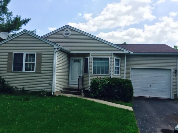 15 Pheasant Hill Dr, Enfield, CT 06082