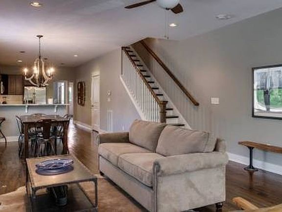 3rd image of 1212 Ashwood Ave