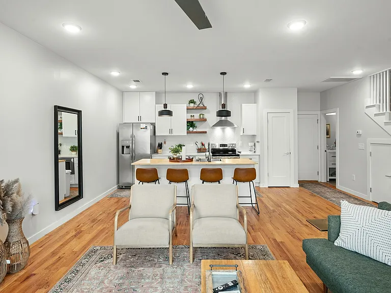 3641 Hydes Ferry Rd — Photo 3