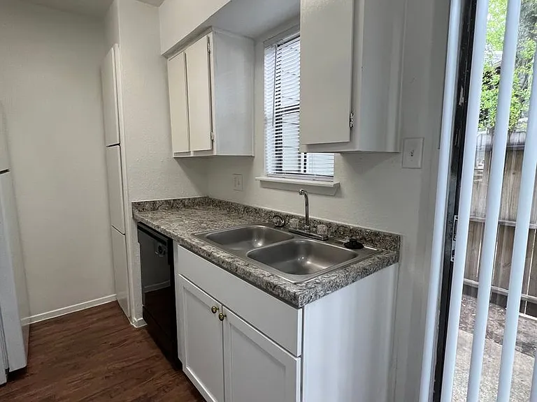 Cypresswood Crossing Apartments — Photo 15