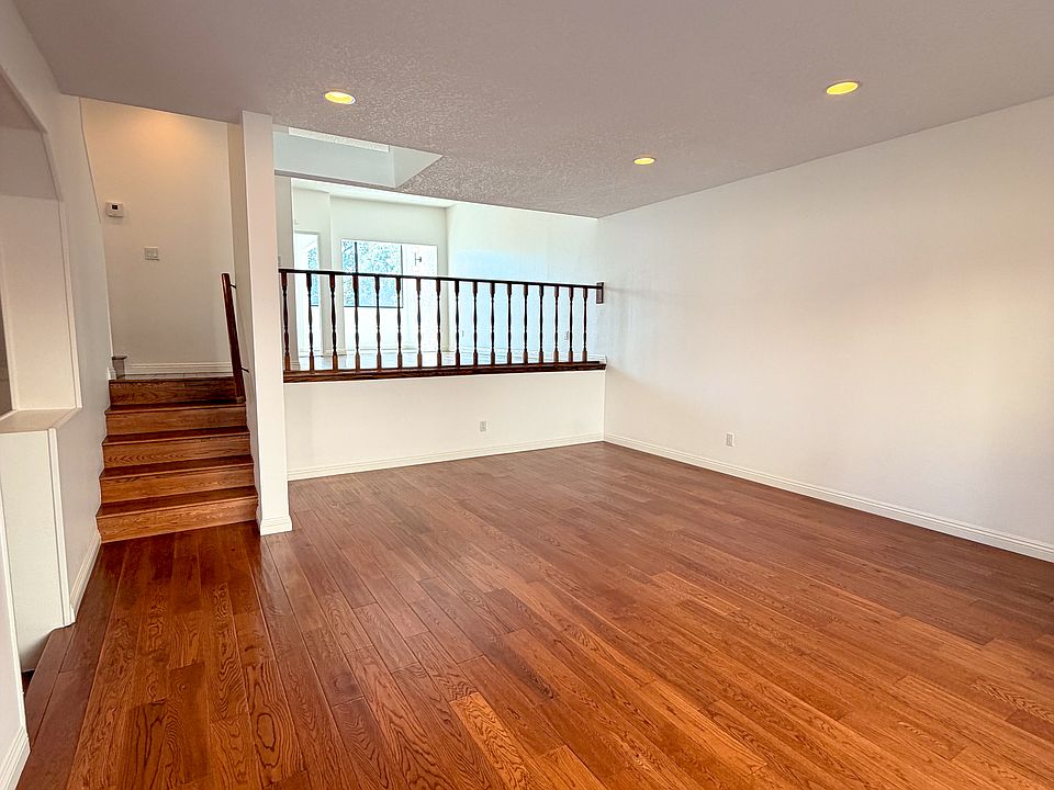 1st image of 18242 Burbank Blvd Unit 8