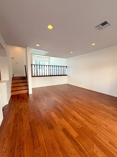 18242 Burbank Blvd #8 Photo 1