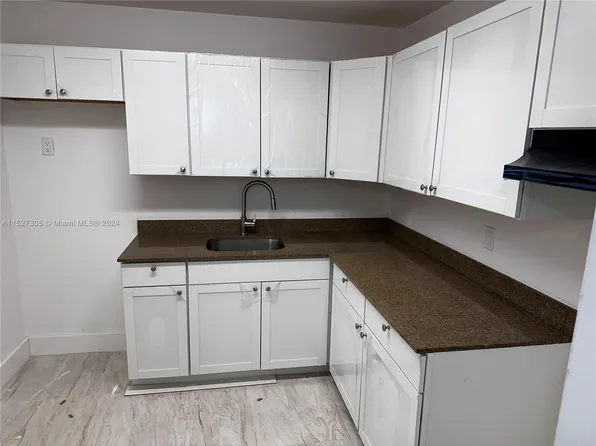 15225 NE 6th Ave APT B309, Miami, FL 33162