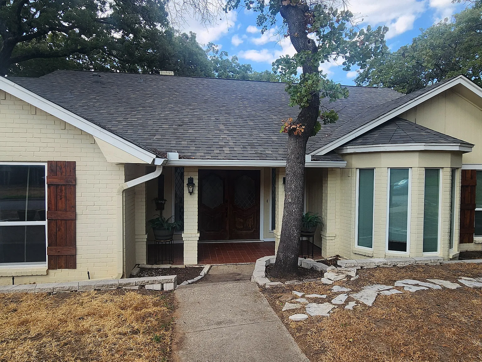 4 bed, 3000 sqft, $3,056 — Photo 1