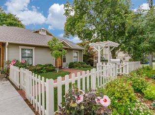 713 E Texas St, Grapevine, TX 76051