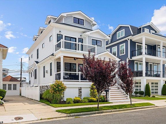 3rd image of 207 N Rumson Ave