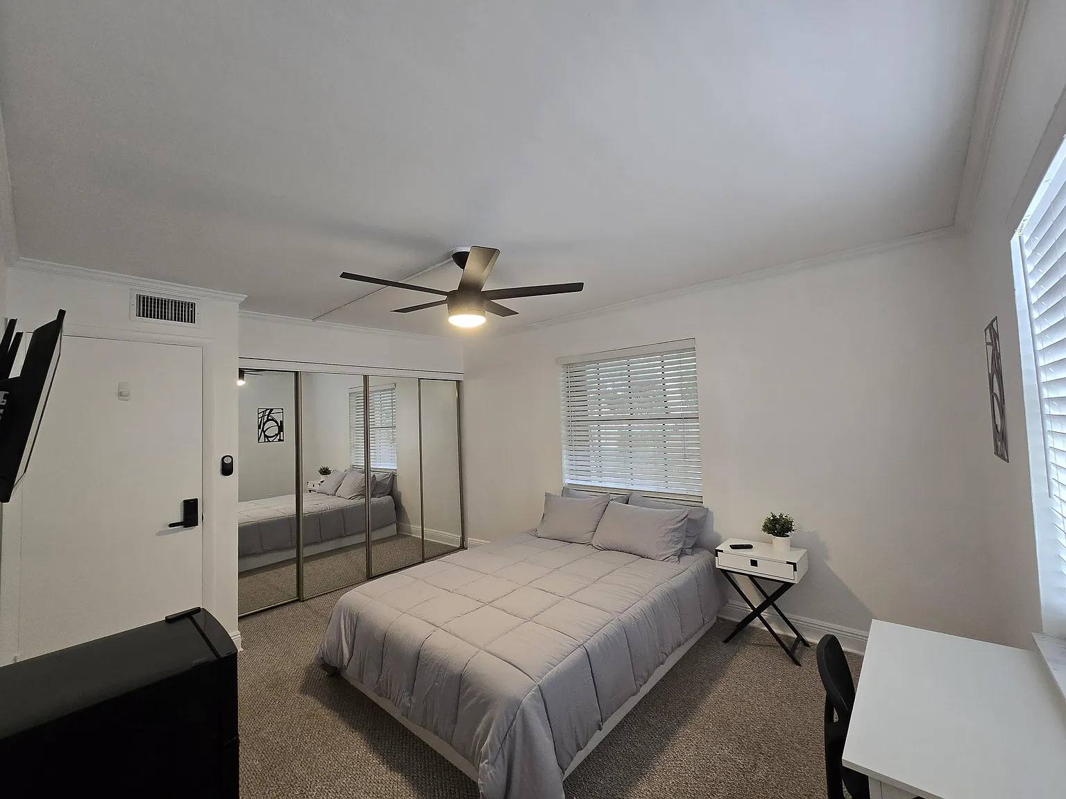 3 bed, 2.5 bath, 2000 sqft, $1,351 — Photo 4