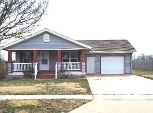 1304 Westover Ln, Hesston, KS 67062