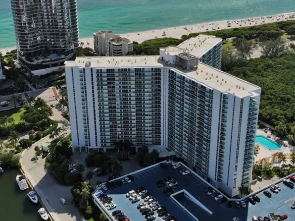 100 Bayview Dr, Sunny Isles Beach, FL
