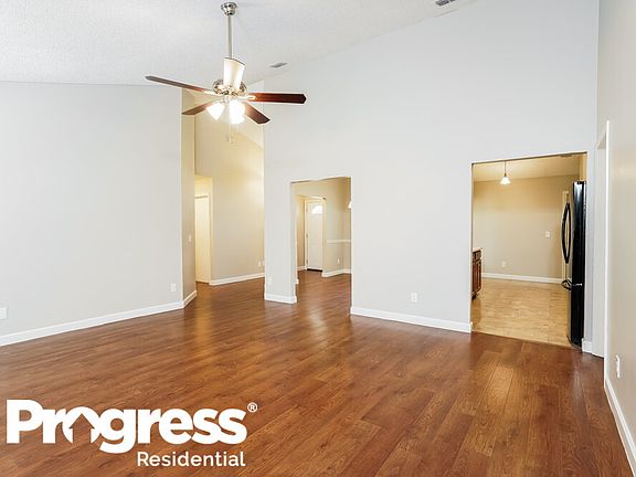 5th image of 2057 Tickford St